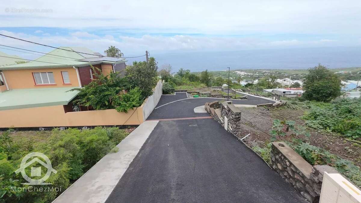 Terrain à LE PORT