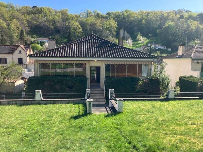 Maison à NOTRE-DAME-DE-SANILHAC