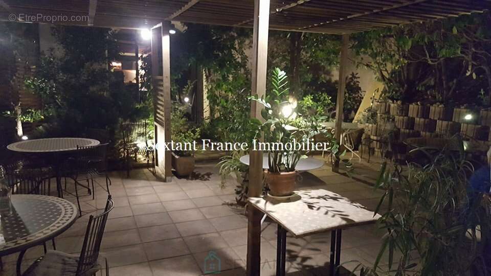 Commerce à LES MEES