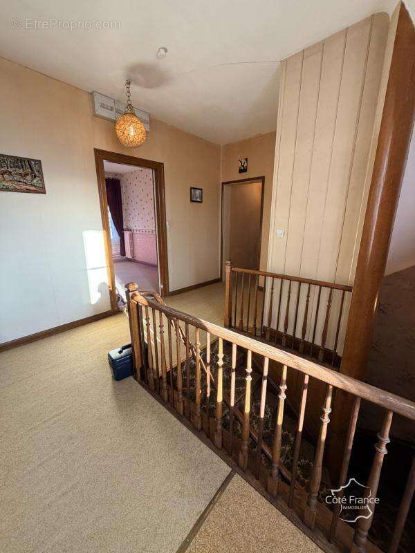 Maison à CRECY-SUR-SERRE