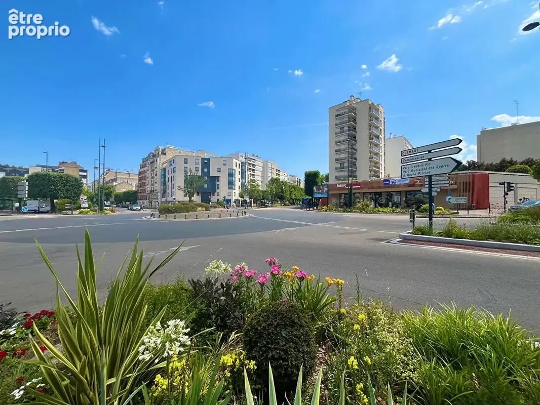 Vanves Carrefour de l'Insurrection - Place de parking en sous-sol sécurisé - photo 4