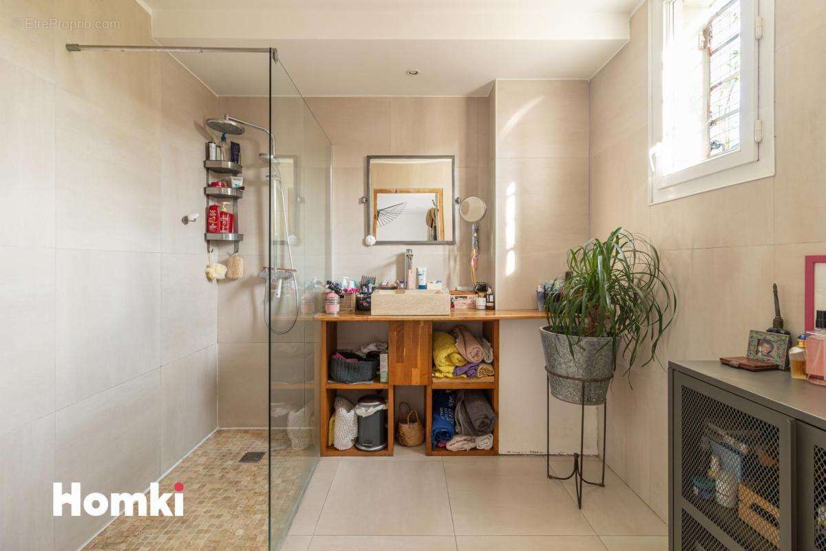 Appartement à MARSEILLE-7E