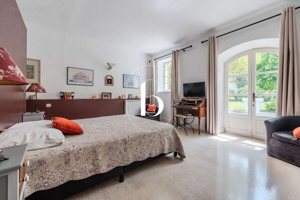 Maison 520 m² à Aigueze  - photo 24