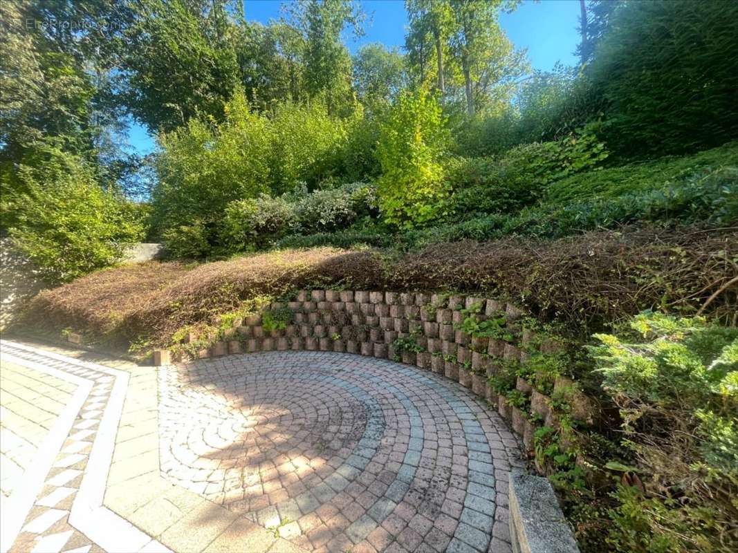 Maison à CHIGNY-LES-ROSES