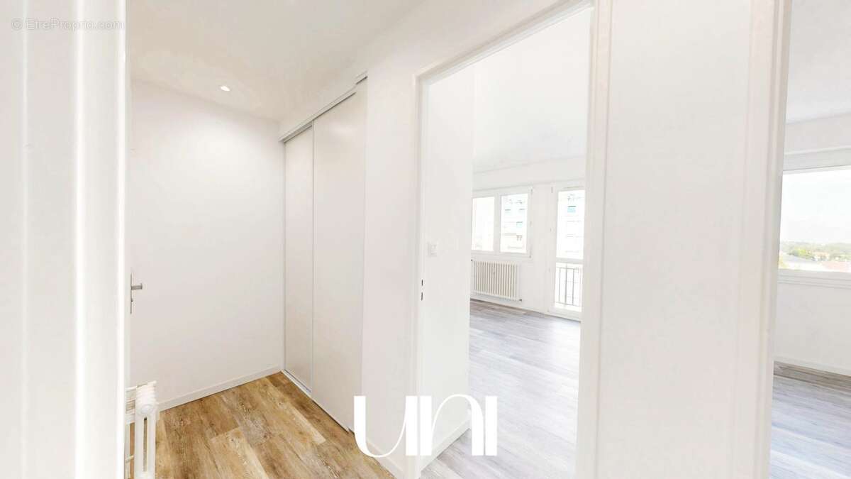 Appartement à MONDEVILLE