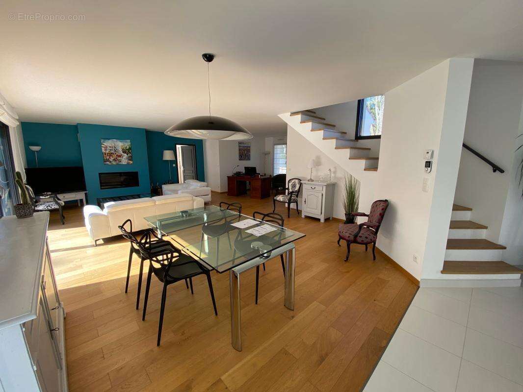 Maison à LES MATHES