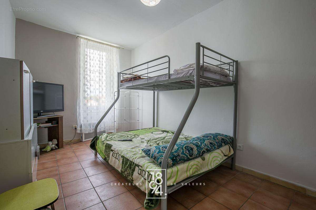 Appartement à MARSEILLE-3E