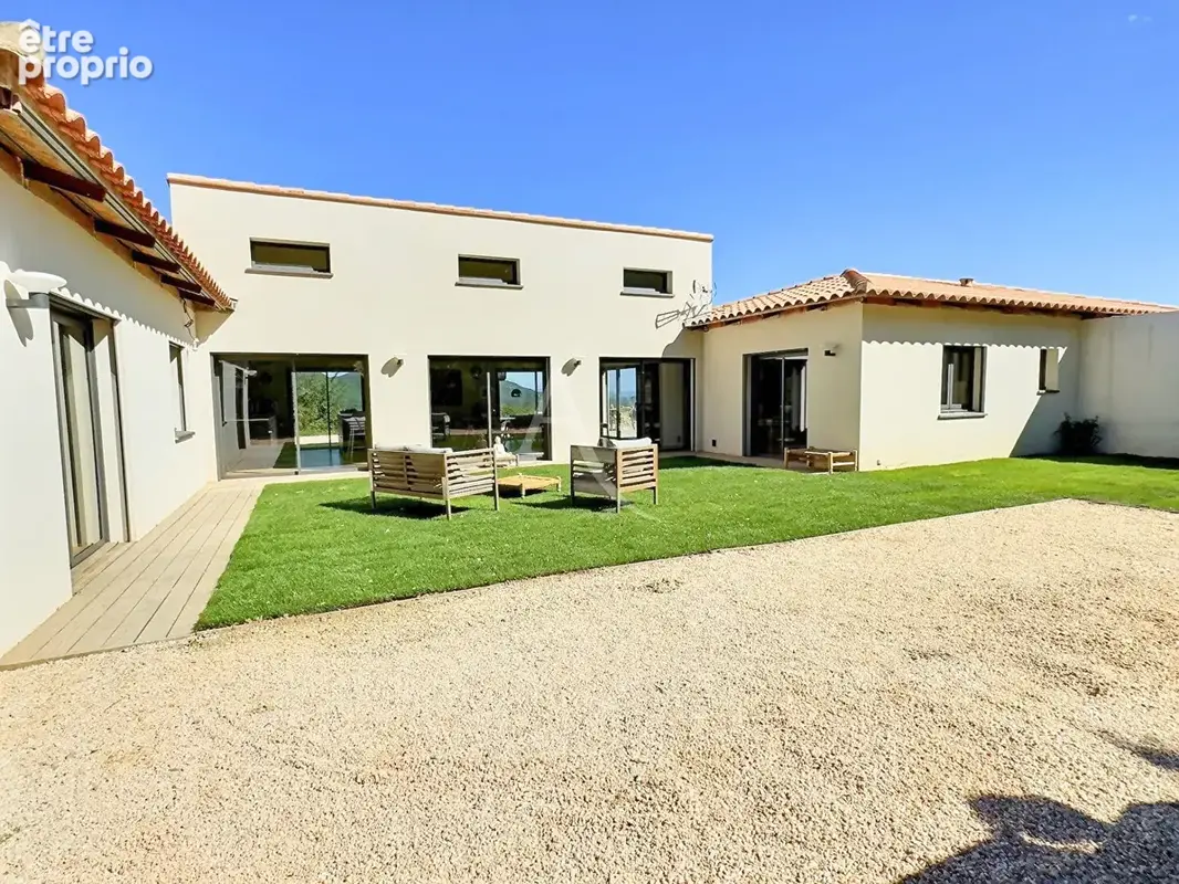 30 KM SUD PERPIGNAN :  Maison contemporaine 5 pièces 160 m² avec PISCINE, GARAGE de 150 m² et TERRAIN de 3,3 HECTARES !! - photo 13