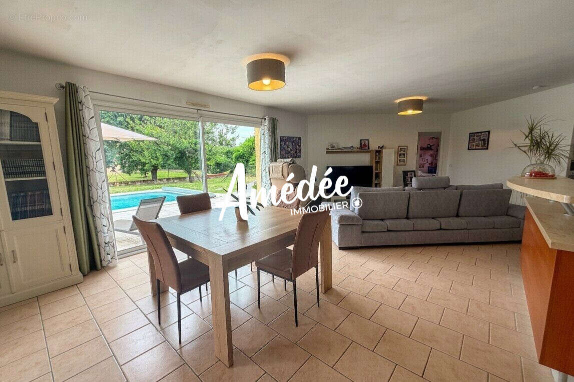 Maison à MONTECH