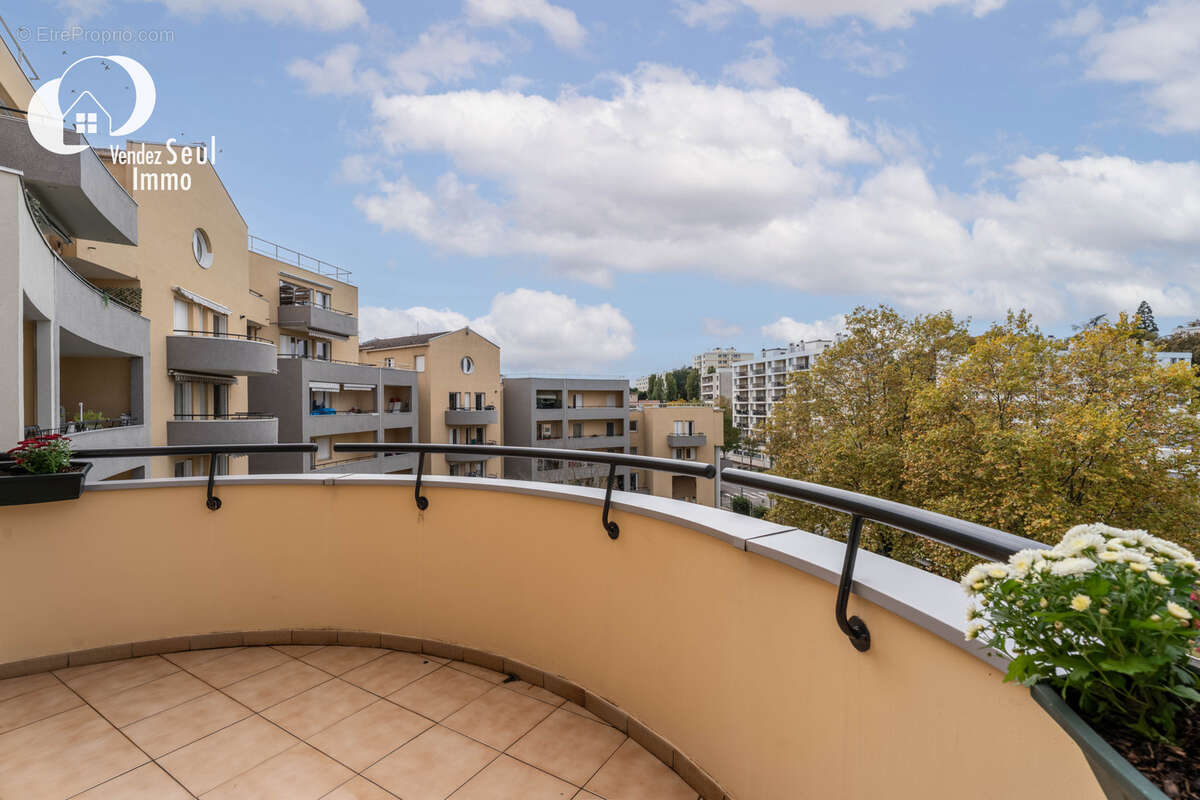 Appartement à BRON