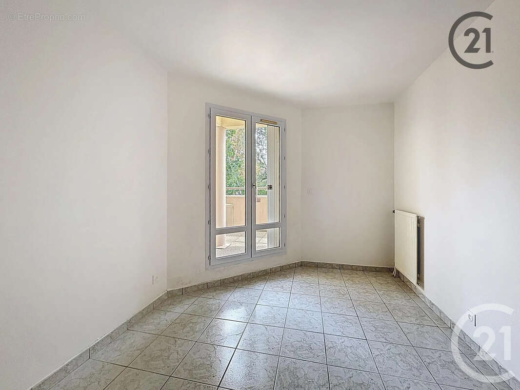 Appartement à MOISSY-CRAMAYEL