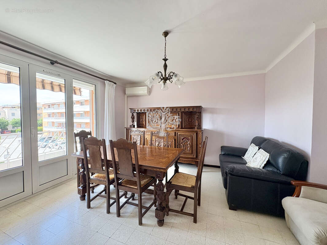 Appartement à SANARY-SUR-MER