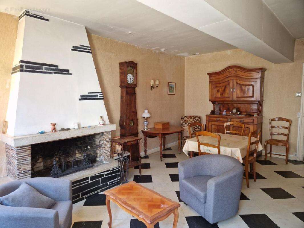 Maison à LA LOUPE