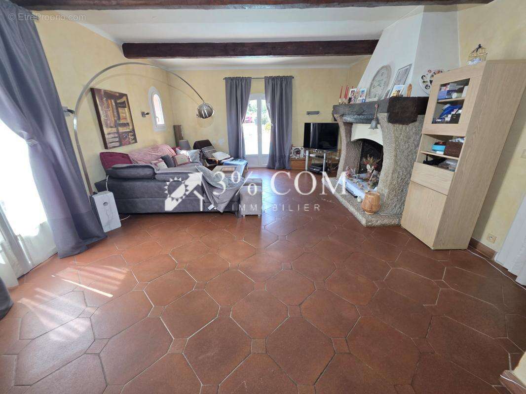 Villa sur grand terrain à la Tour de Mare - photo 6