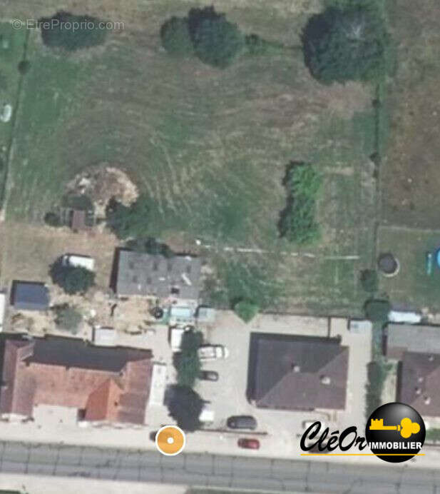 Terrain à SAINT-GERMAIN-DU-BOIS