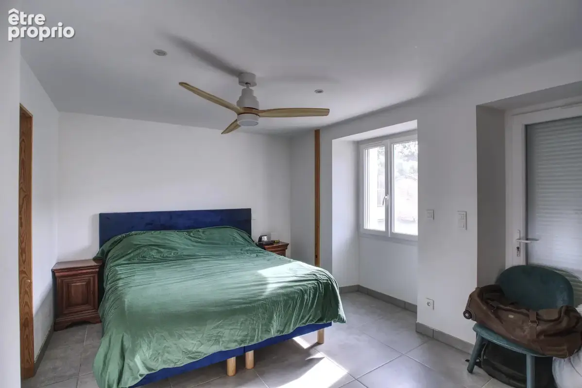 Maison en pierre au style moderne, située dans un joli village et implantée sur un beau terrain - photo 15