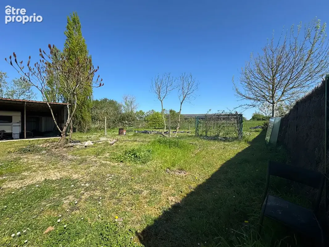 AIZENAY, maison 5 chambres et grandes dépendances sur 2 535 m2 de terrain - photo 9