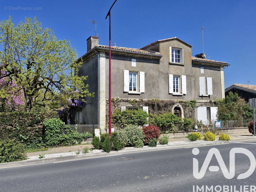 Photo 1 - Maison à LAMOTHE-MONTRAVEL