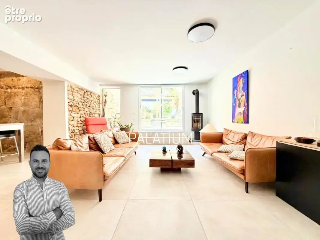 Demeure de caractère de 215 m² – Deux bâtisses des XVIe et XVIIIe, cœur de Grans - photo 2