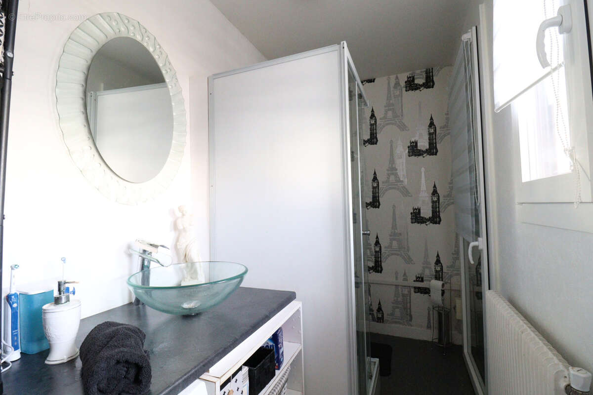 Appartement à SAINT-MARTIN-D'HERES