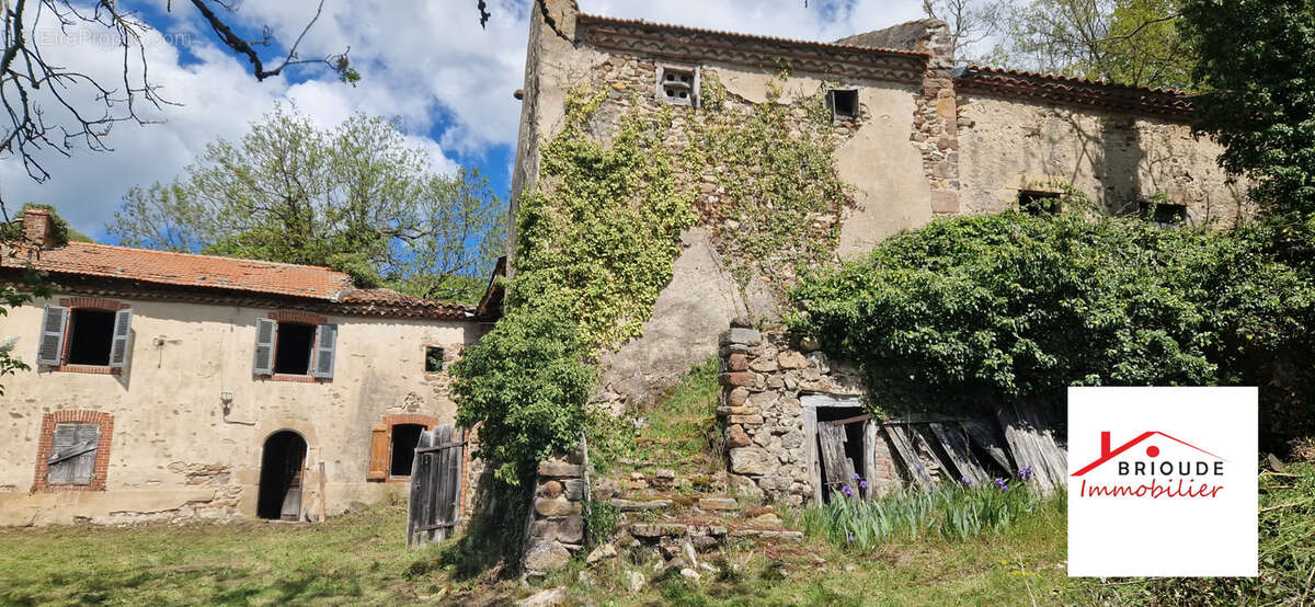 Maison à AZERAT