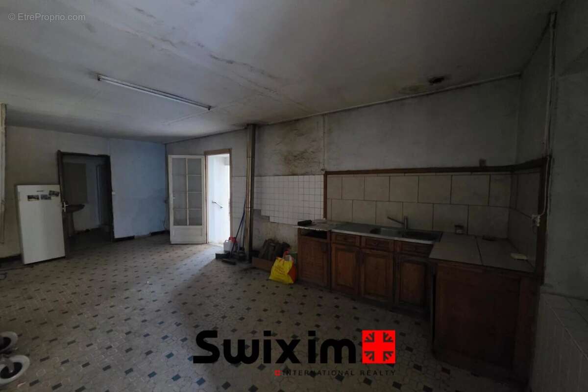 Maison 270m² à rénover - fort potentiel sur Ordonnac - photo 6