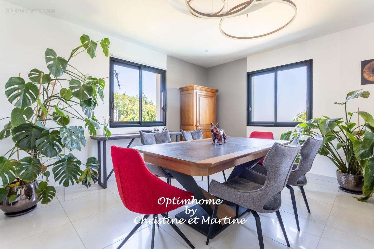 Orcines : maison contemporaine avec piscine – 192 m² – 4 chambres – terrain 715 m² - photo 5