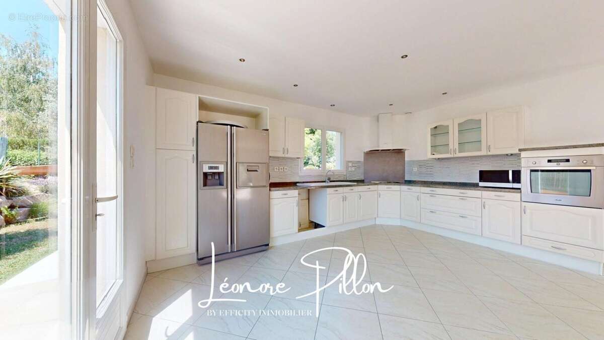 Maison 215 m² à Cessieu  - photo 6
