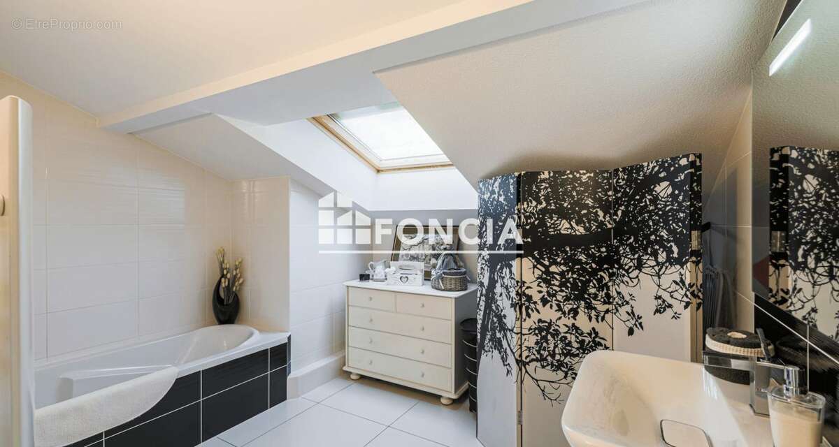Appartement à SAINT-ISMIER