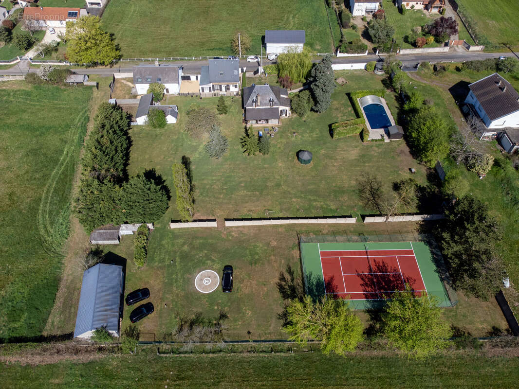 Propriété 5ha   4 maisons   piscine   tennis   idéal gîtes - photo 2
