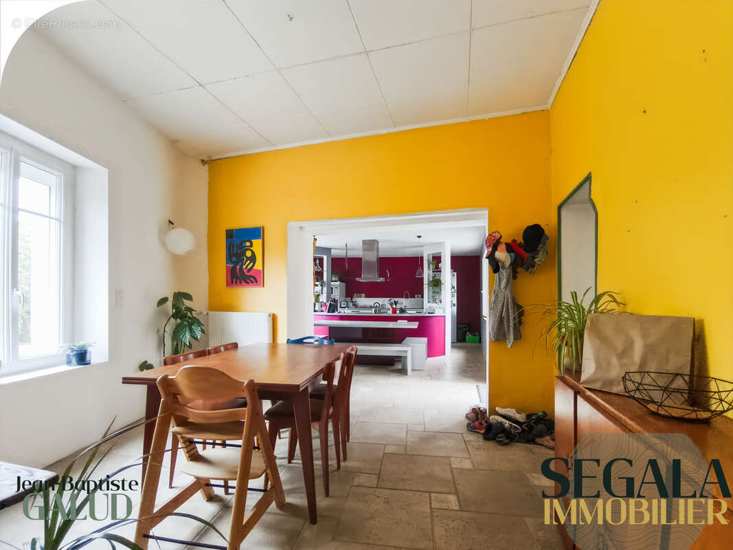 Maison à SAINTE-GEMME