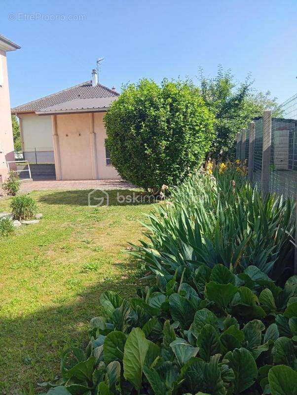Immeuble avec garage Double potentiel habitation ou investissement - photo 16