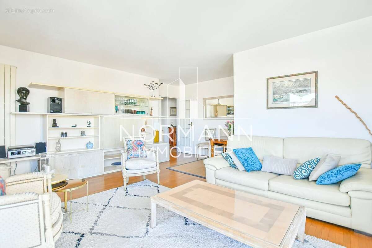 Appartement à LEVALLOIS-PERRET