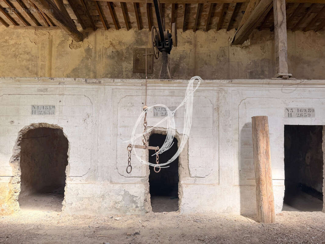 Chai à réhabiliter sur 800 m2 de terrain au coeur de Pignan - photo 7