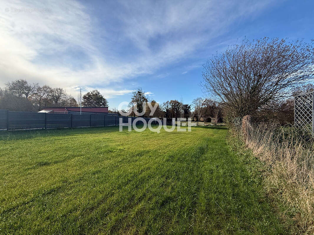 Terrain à LA BOUSSAC