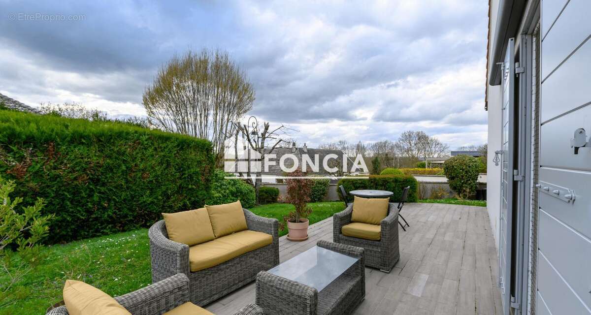 Maison à BUSSY-SAINT-GEORGES