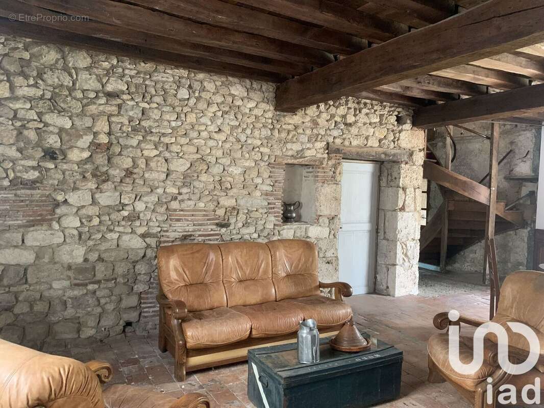 Photo 2 - Maison à CHEVILLY