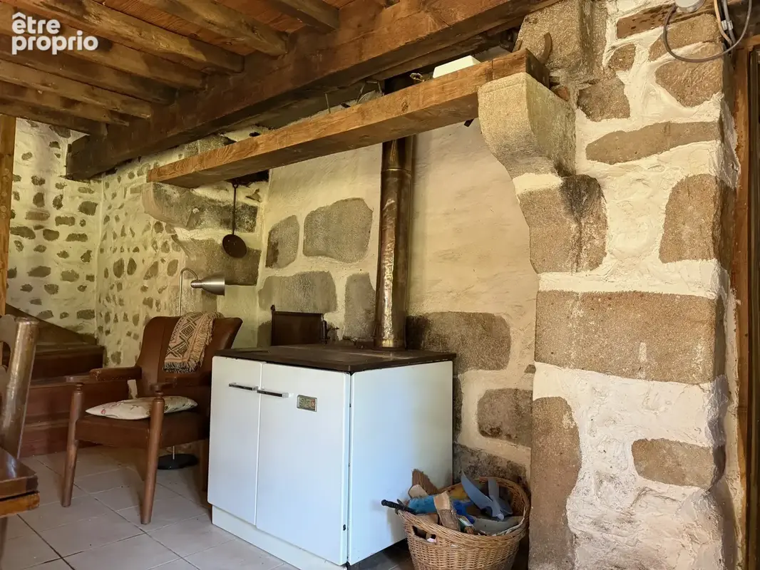 Auv 1193 : Maison au calme avec gîte, puits, beau terrain 5.340m2 - photo 4