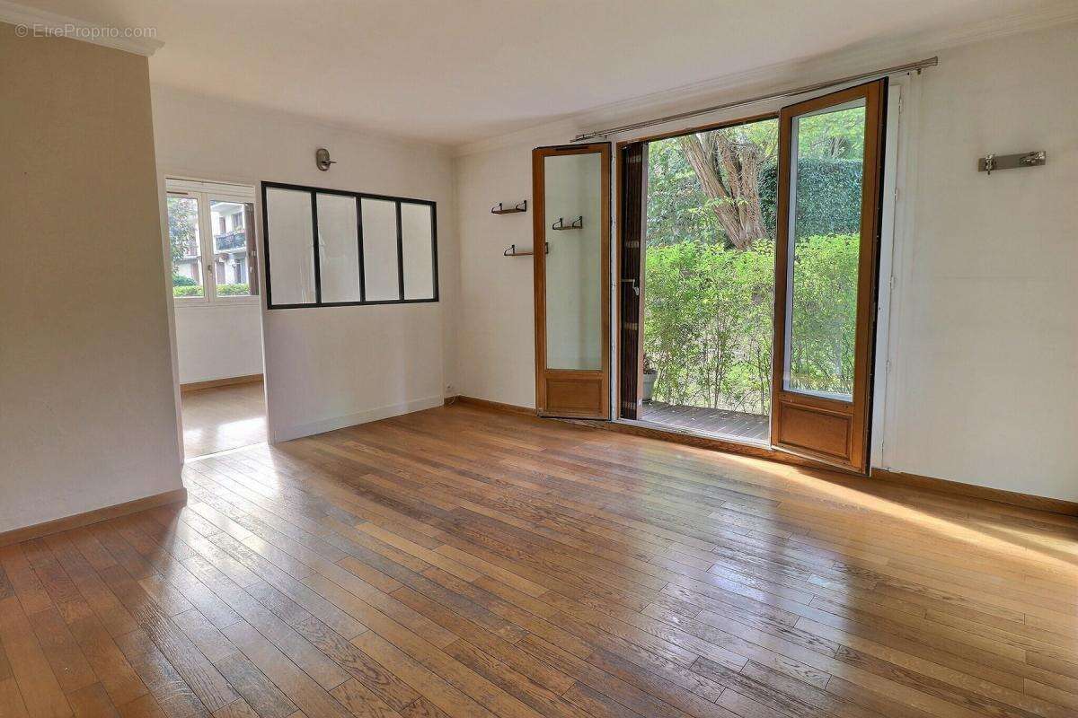 Appartement à MAREIL-MARLY