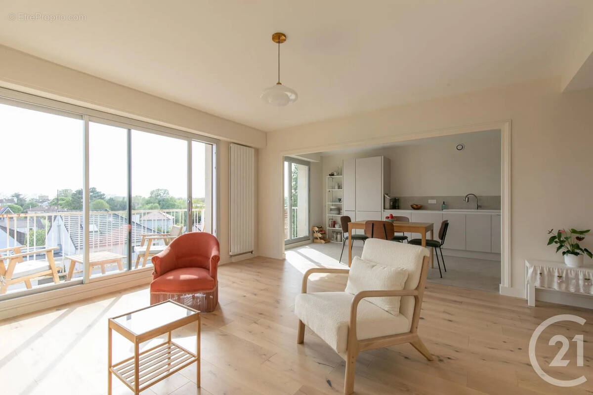 Appartement à SAINT-MAUR-DES-FOSSES