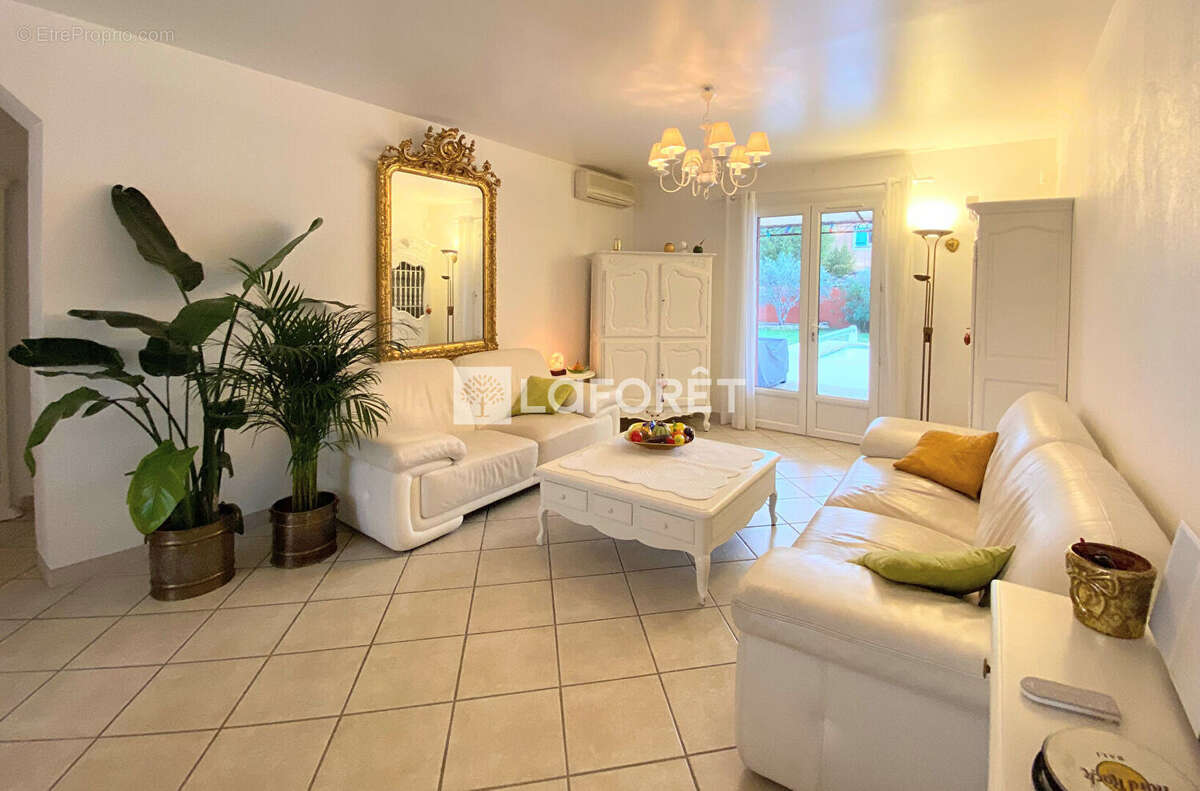 Maison à L&#039;ISLE-SUR-LA-SORGUE