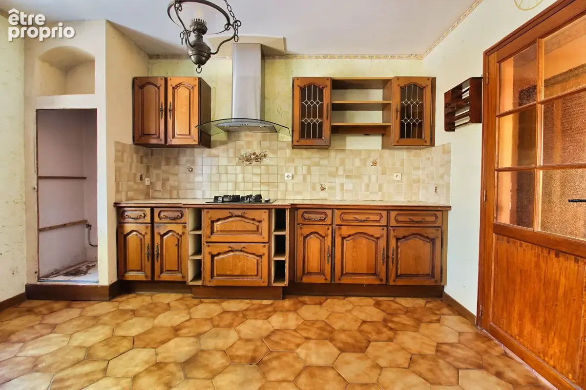 Maison à vendre à Murs-Érigné avec garage et jardin - photo 3