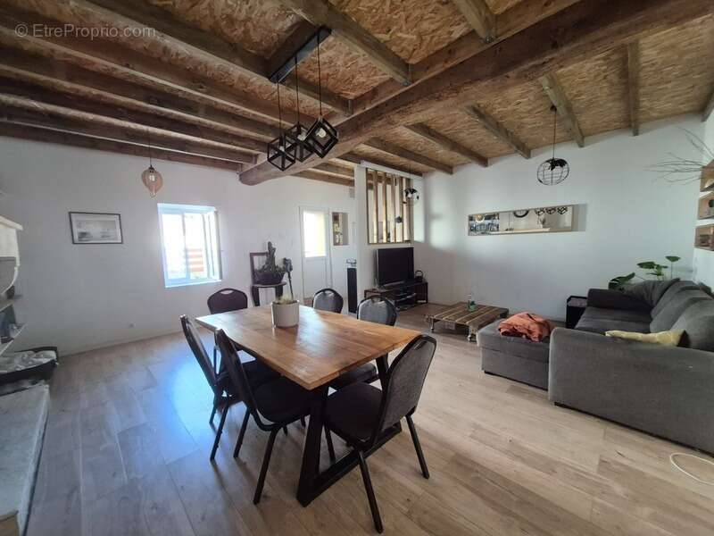 Maison à BORDS
