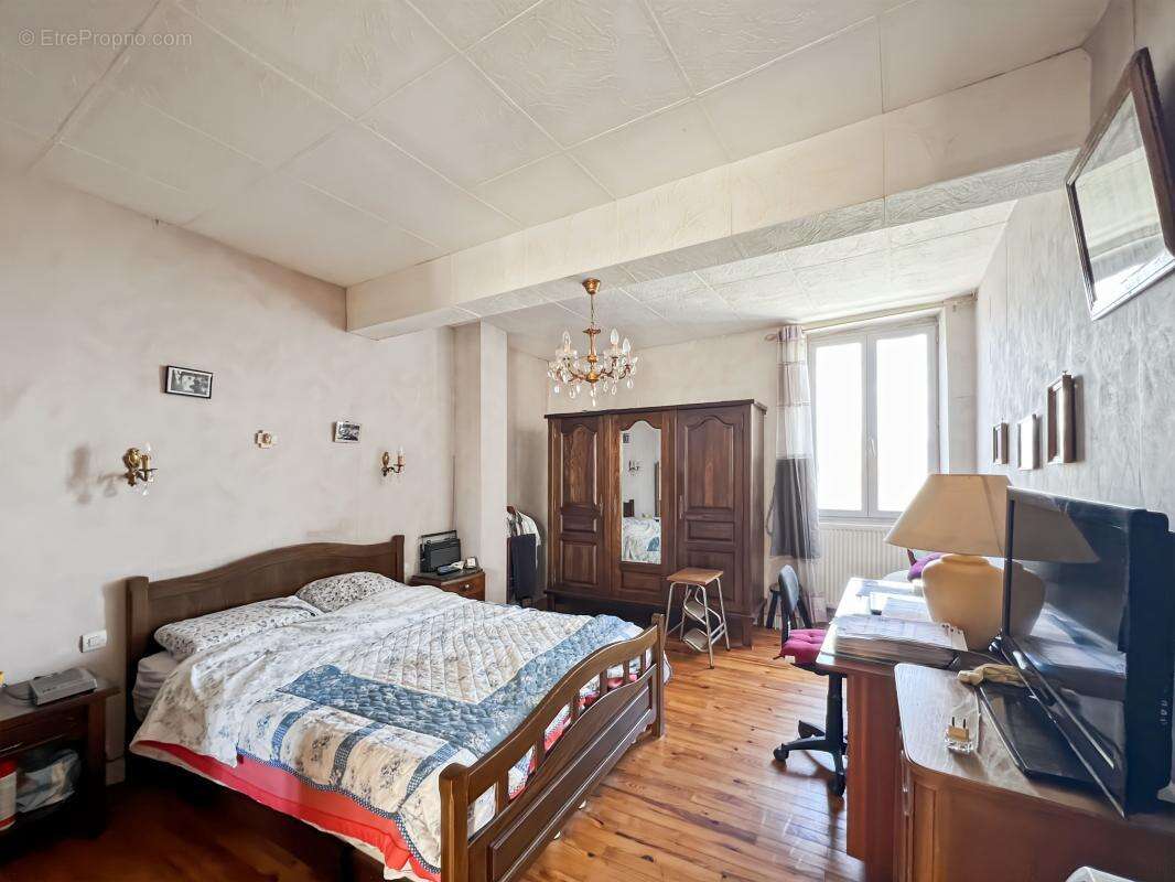 Maison à LIVRON-SUR-DROME
