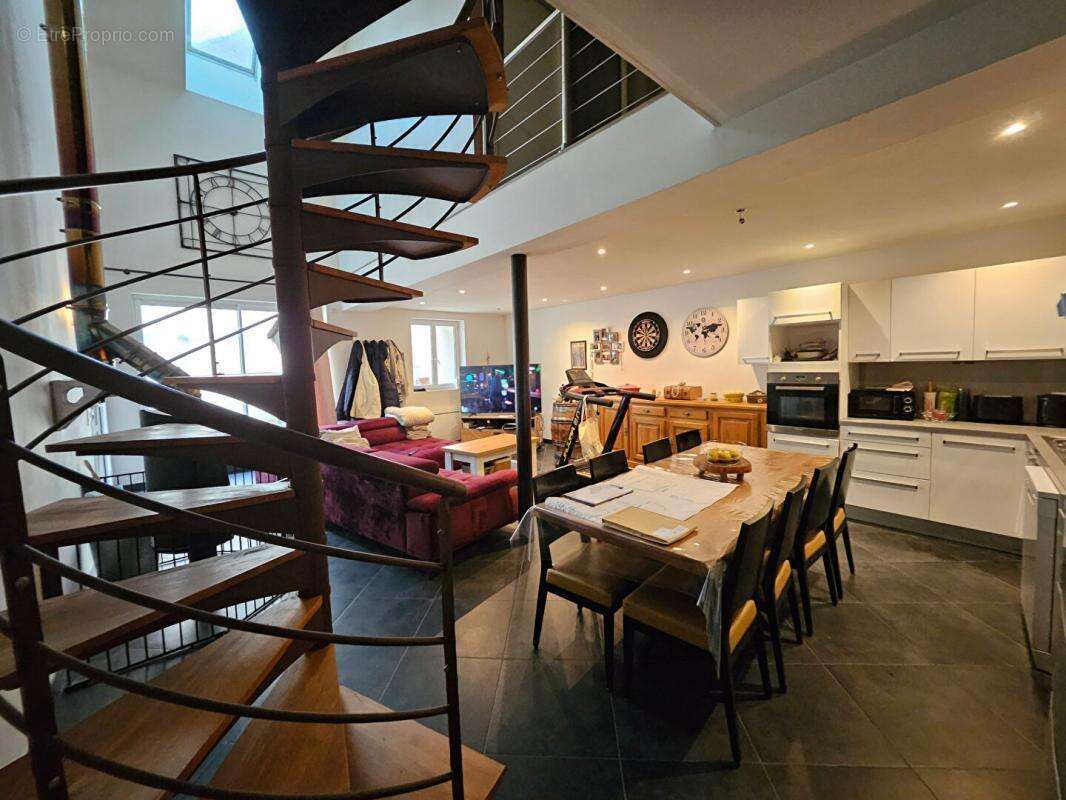 Maison à MIREBEAU-SUR-BEZE