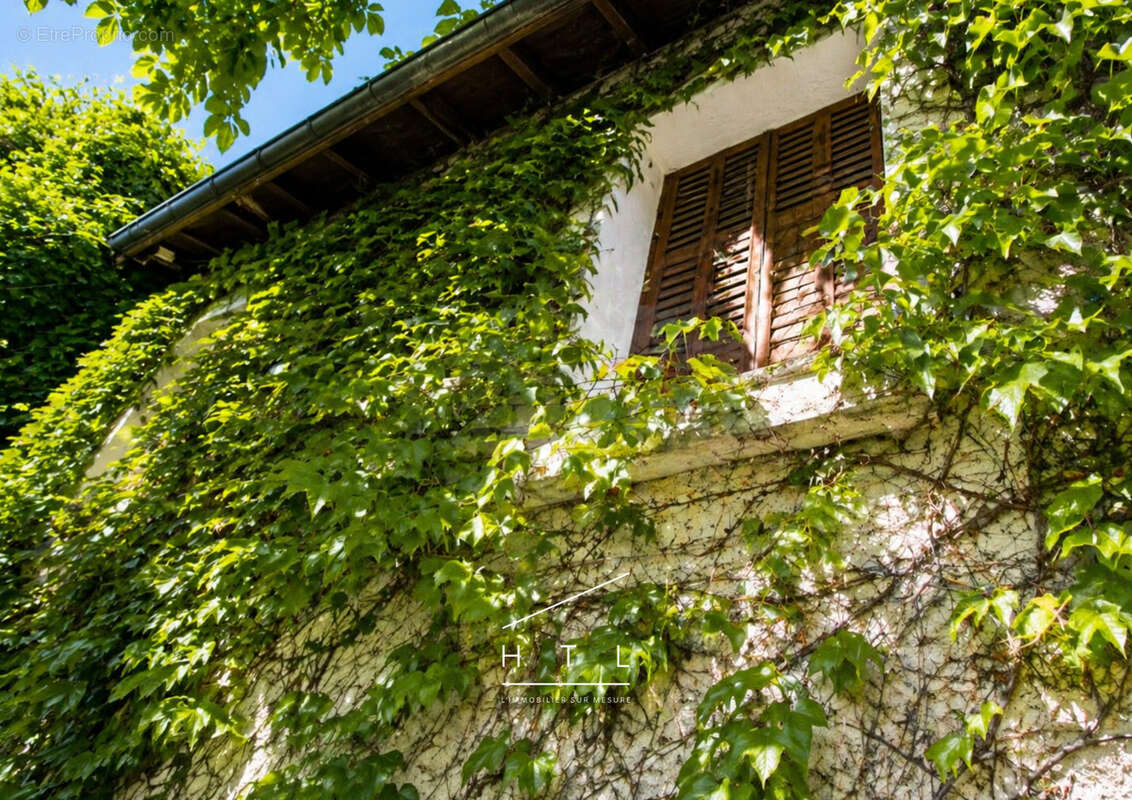 Maison à FLEURIEU-SUR-SAONE