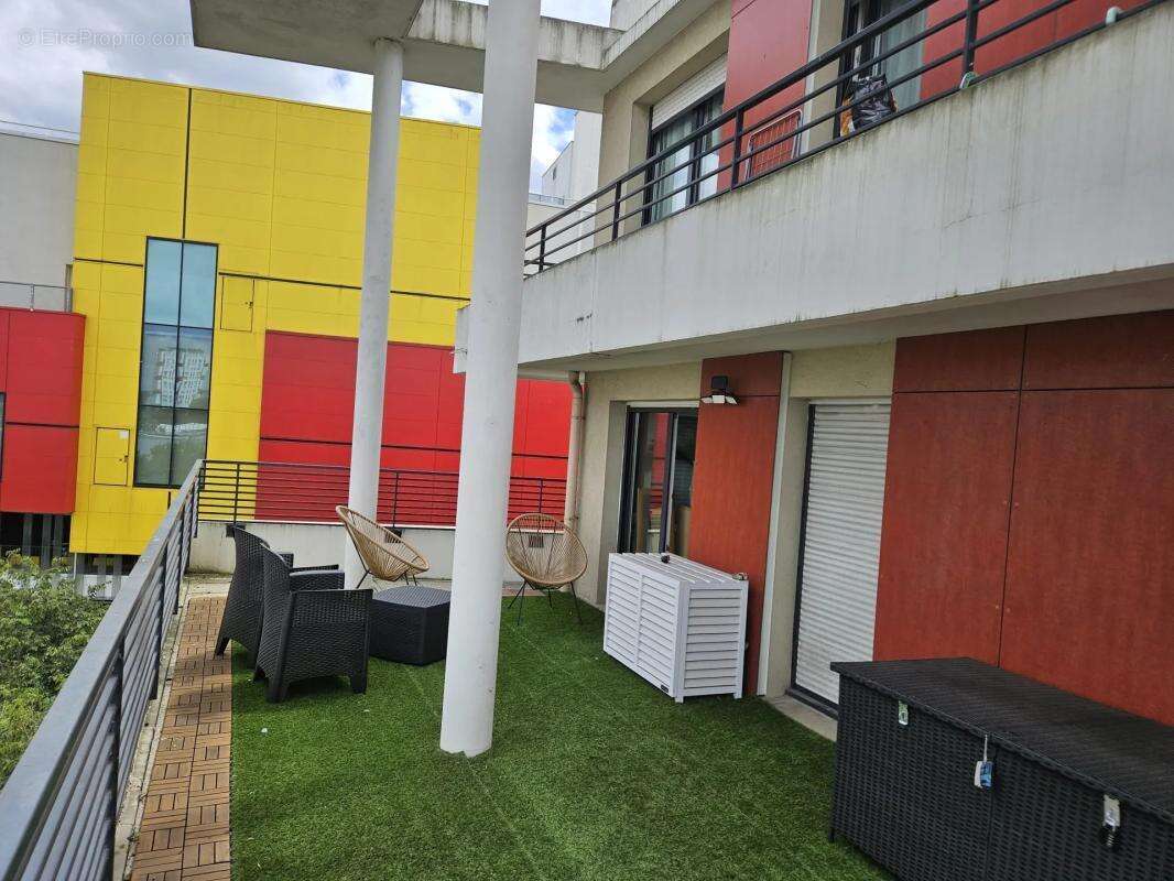 Appartement à VILLENEUVE-LA-GARENNE