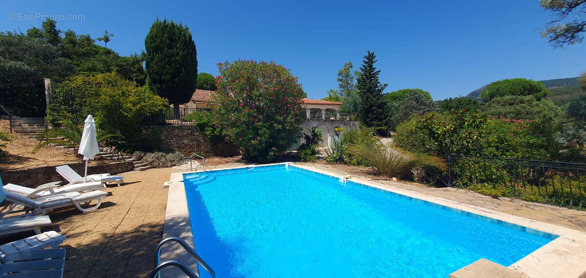 Maison à PLAN-DE-LA-TOUR