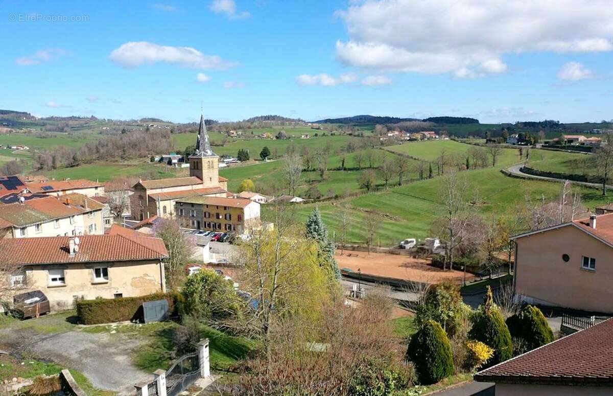 Terrain à SAINT-LAURENT-DE-CHAMOUSSET