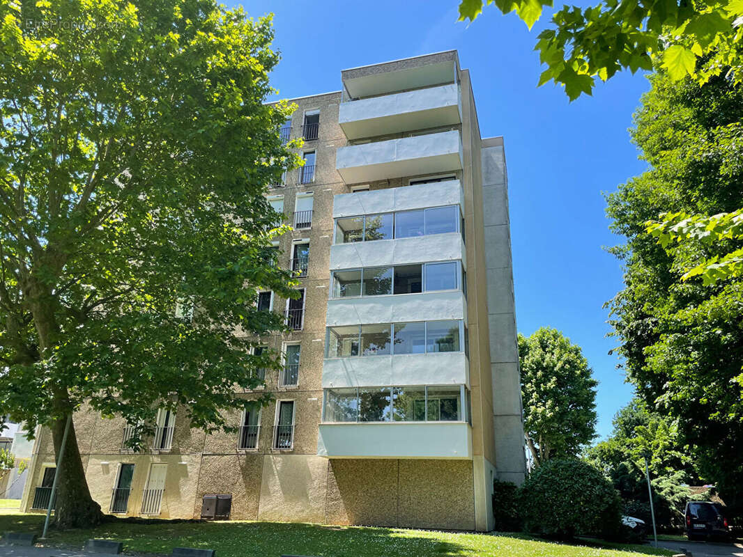 EXCLUSIVITE ANGLET - HARDOY - Appartement de Type 4 avec Garage - photo 6